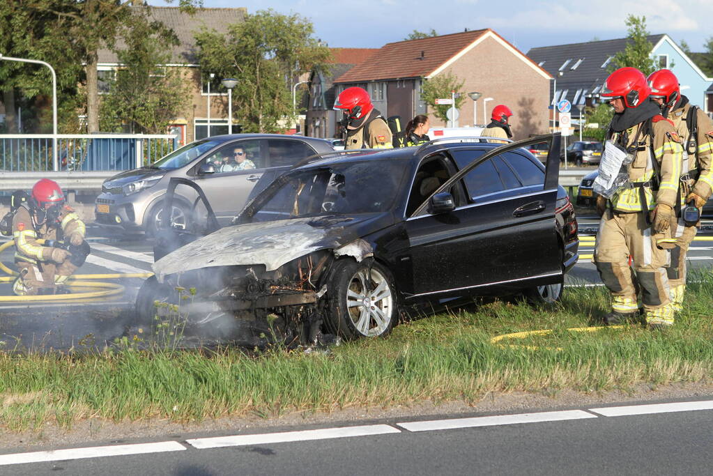 Personenwagen verwoest door brand