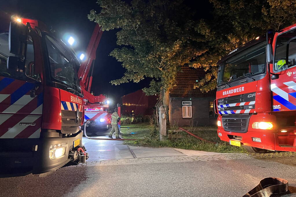 Loods verwoest bij grote brand