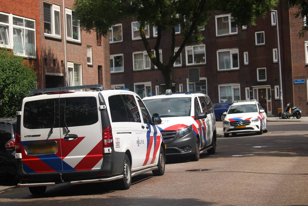 Grote politie-inzet voor verward persoon op balkon