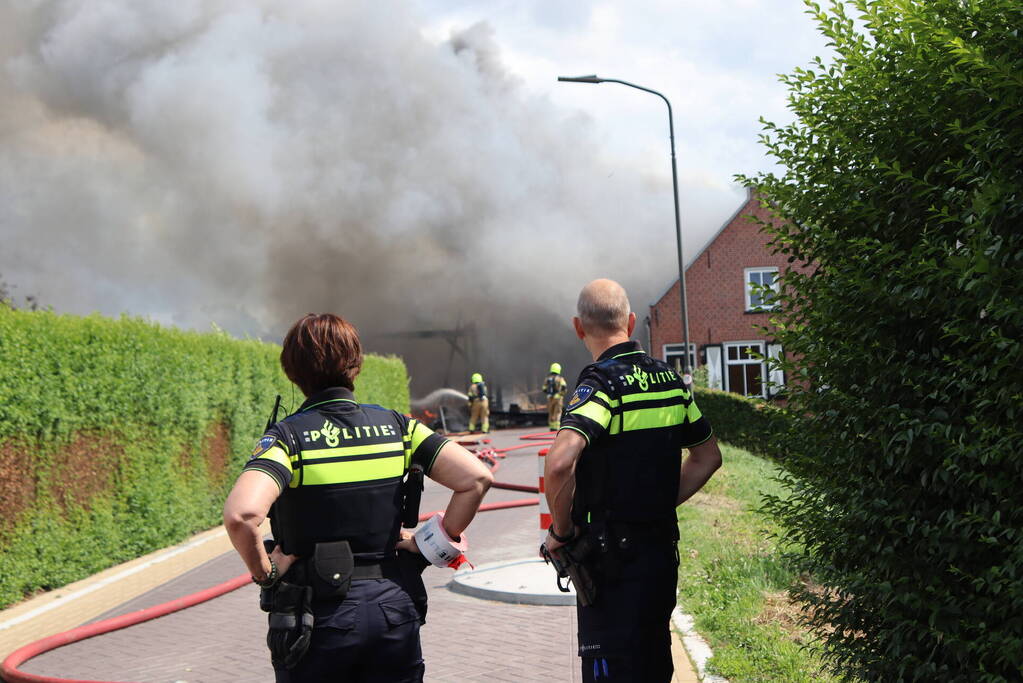 Brand slaat over na zorgboerderij