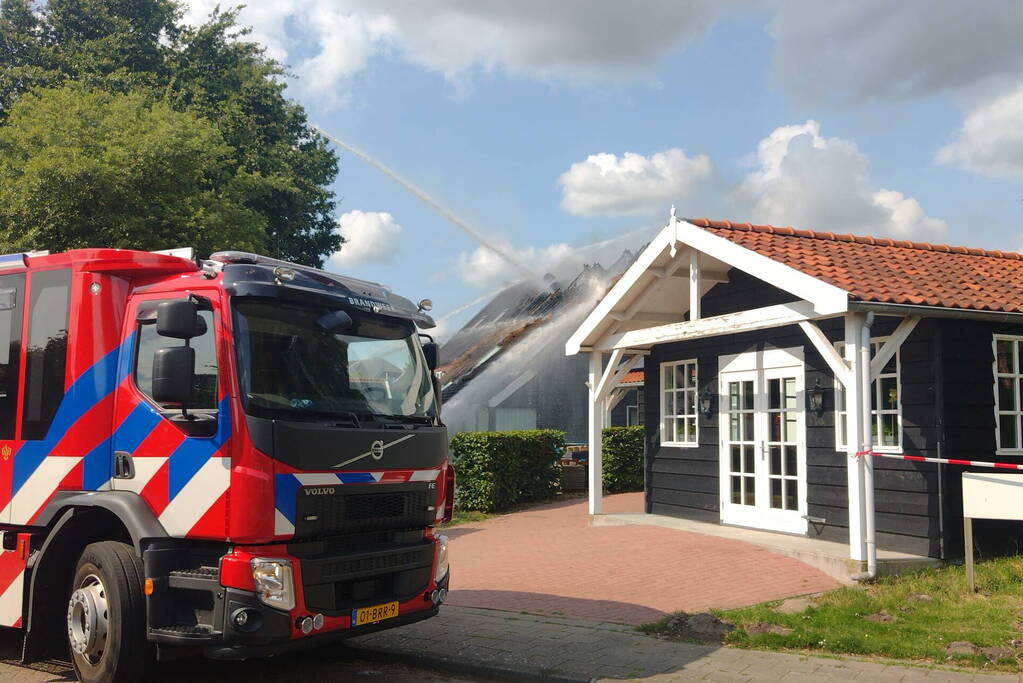 Brand slaat over na zorgboerderij