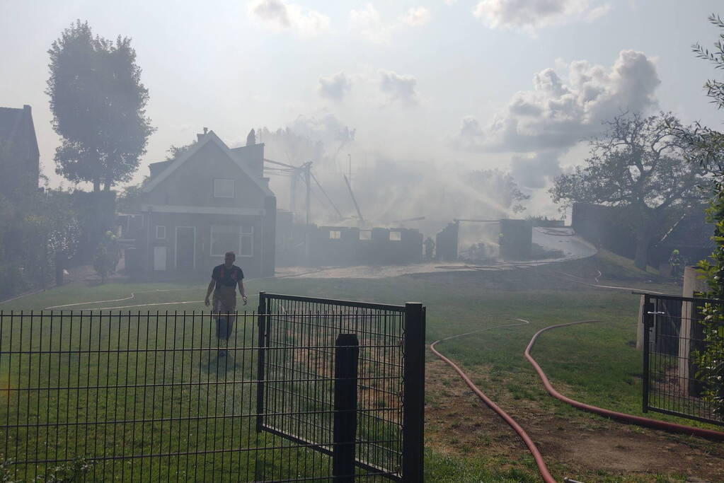 Brand slaat over na zorgboerderij