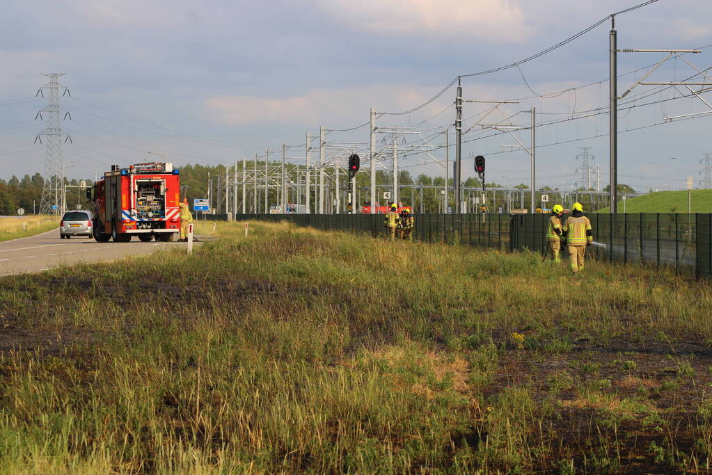 Flink stuk berm in brand