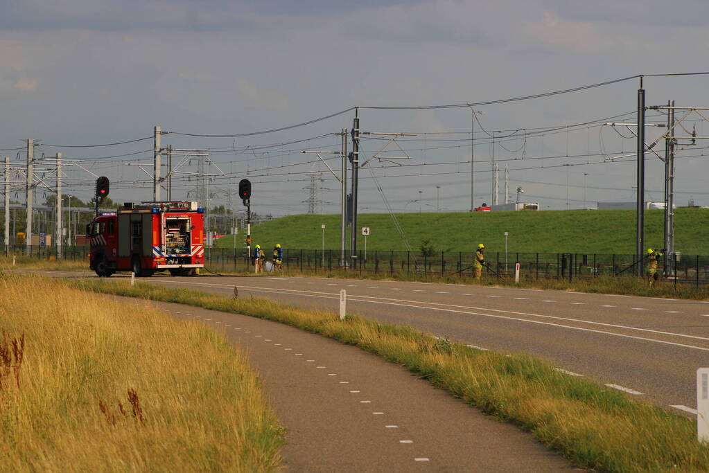 Flink stuk berm in brand