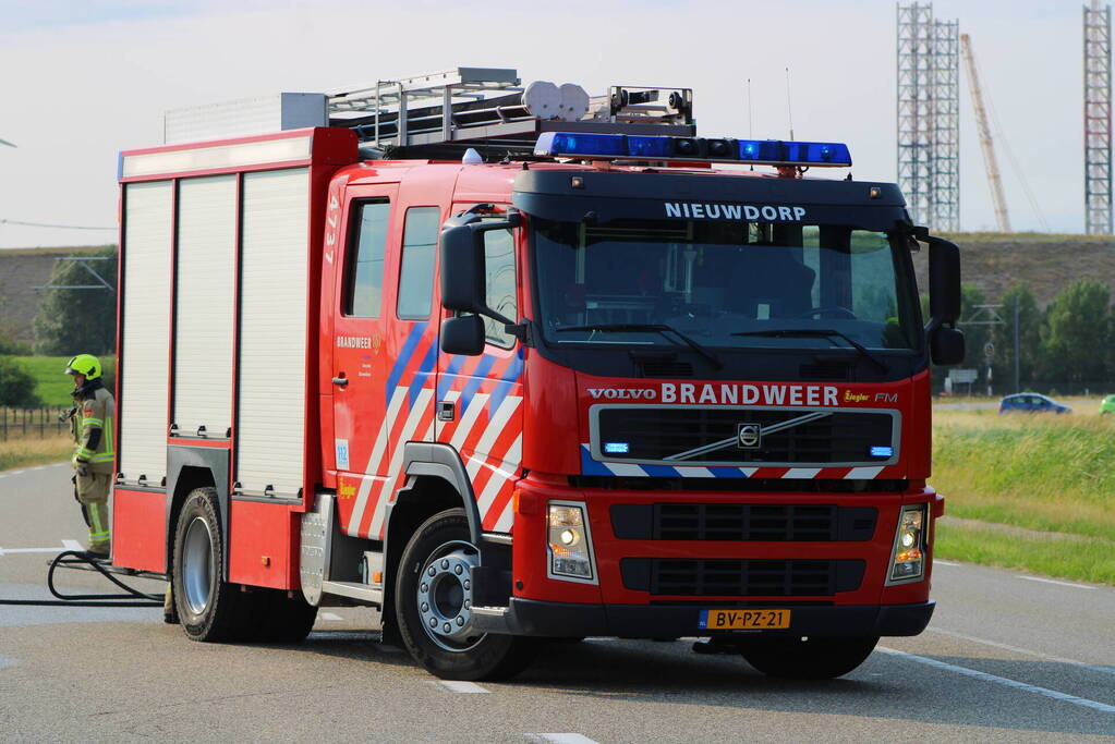 Flink stuk berm in brand