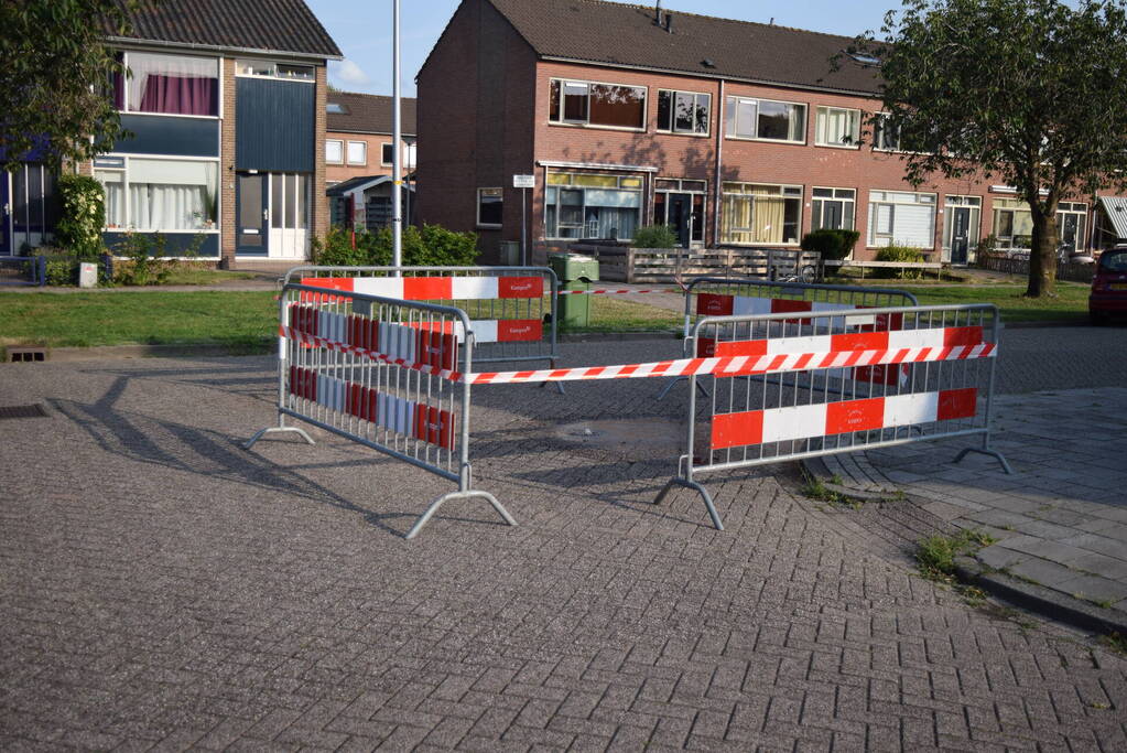 Waterlekkage zorgt voor water op straat