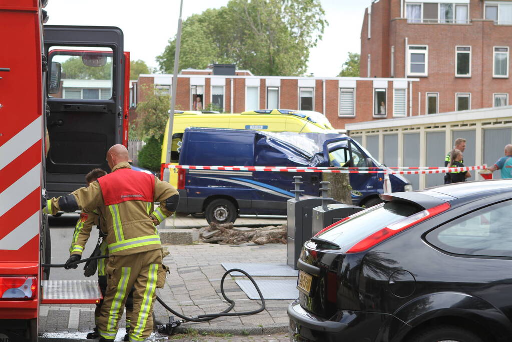 Brand in kelderbox van flatgebouw zorgt voor veel rookontwikkeling