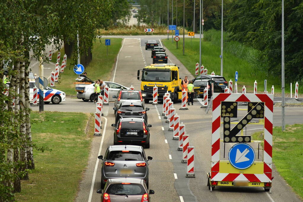 Flinke schade bij aanrijding tussen twee auto's