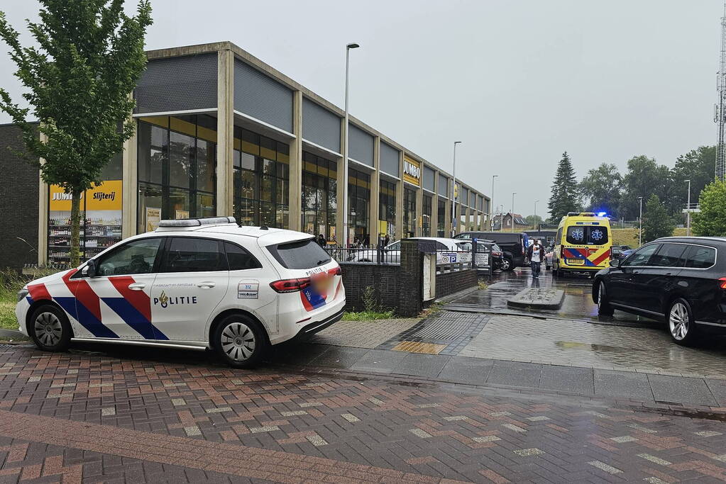 Traumahelikopter ingezet voor incident in supermarkt