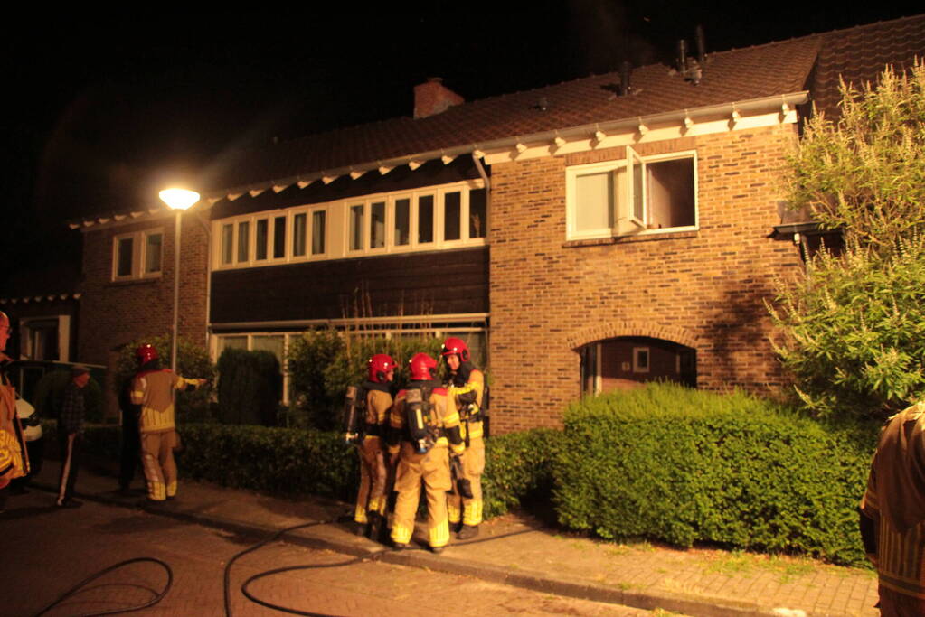 Flinke rookontwikkeling na brand in woonkamer