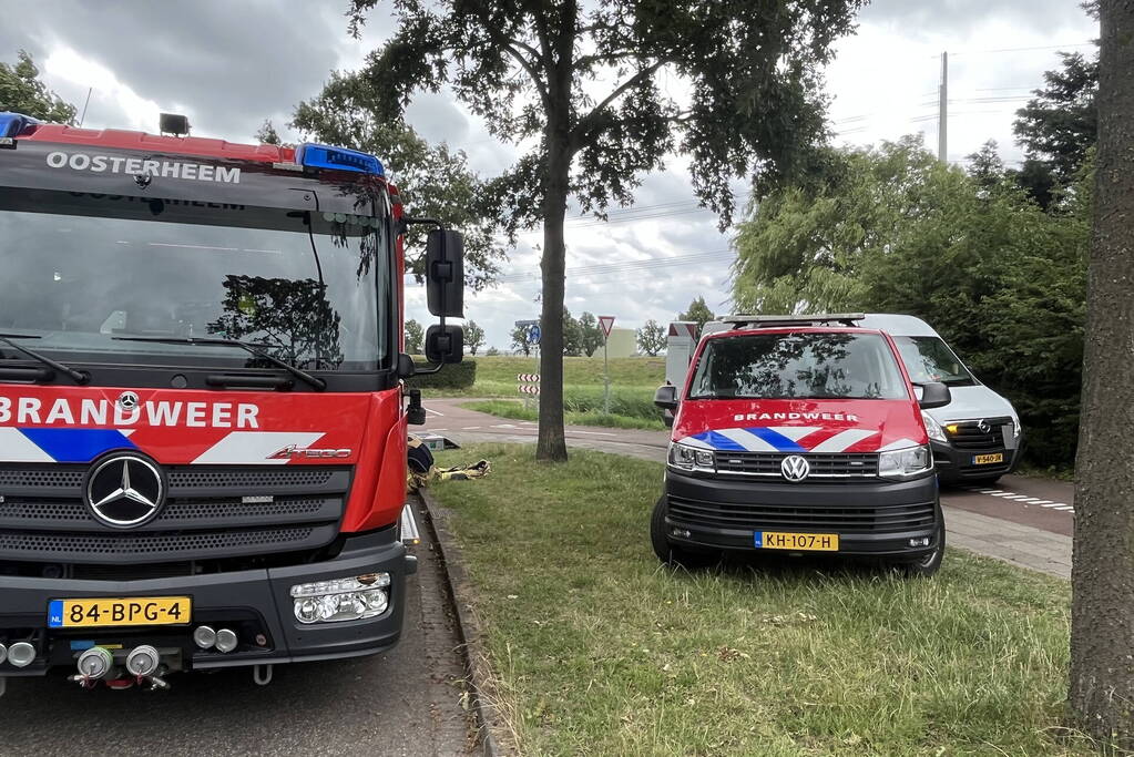 Hulpdiensten ingezet voor lekkende vloeistof uit vuilniswagen