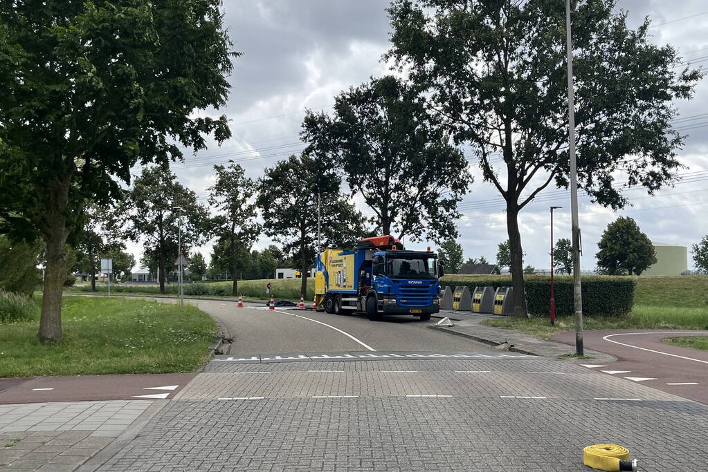 Hulpdiensten ingezet voor lekkende vloeistof uit vuilniswagen