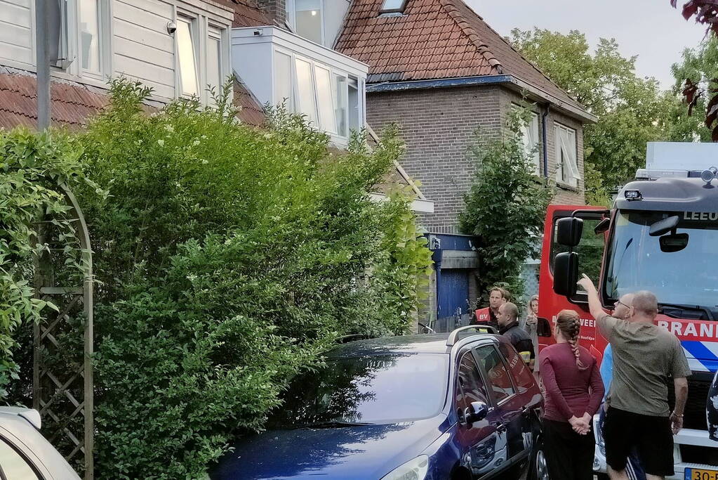 Onderzoek in woning na mogelijke brand