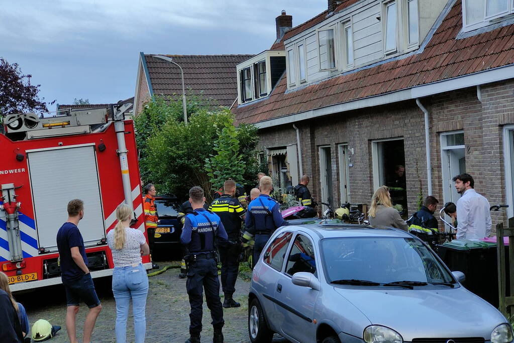 Onderzoek in woning na mogelijke brand