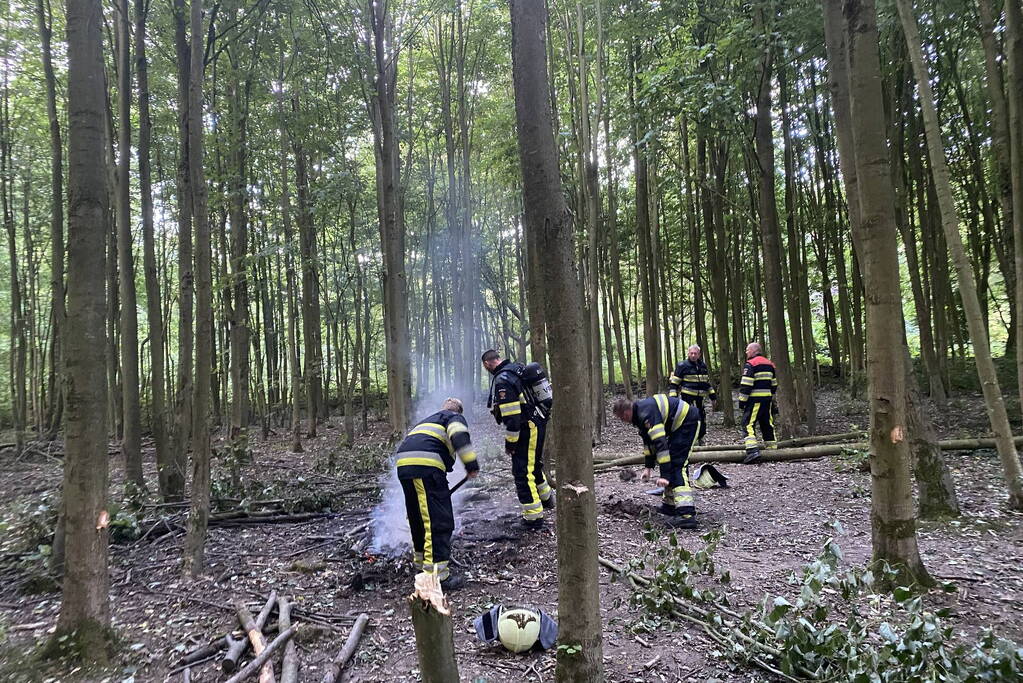 Brandweer dooft buitenbrand