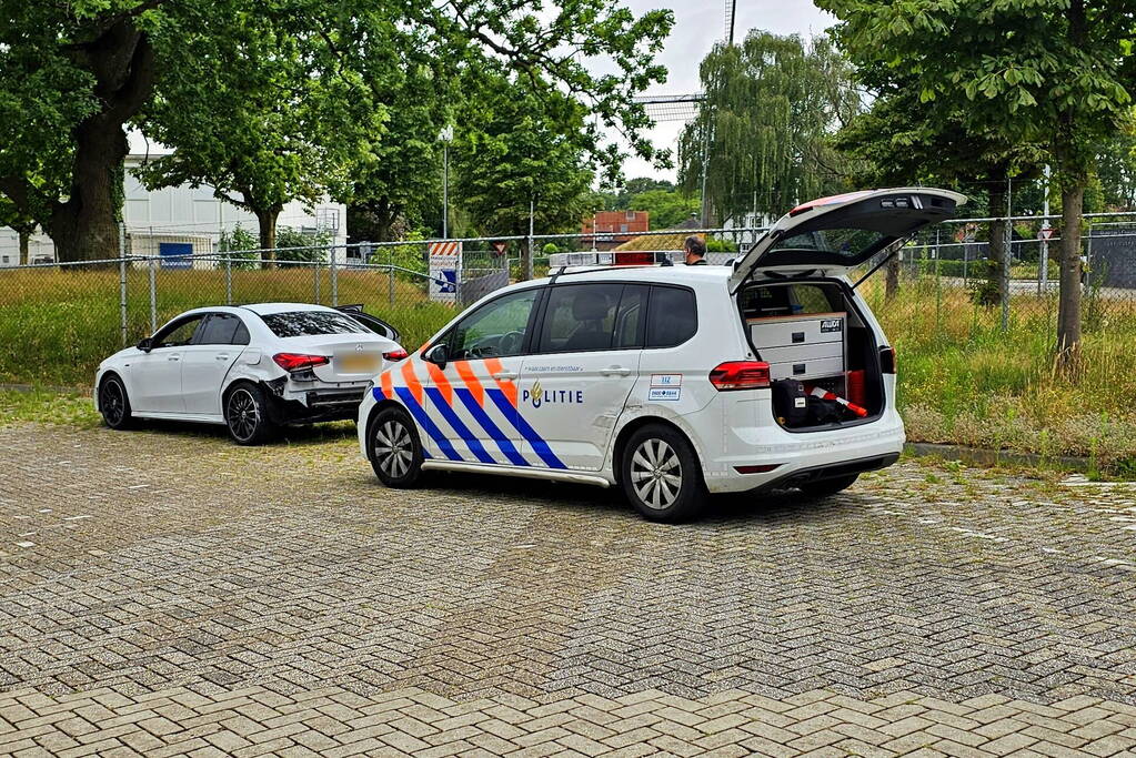 Lijnbus in botsing met personenwagen