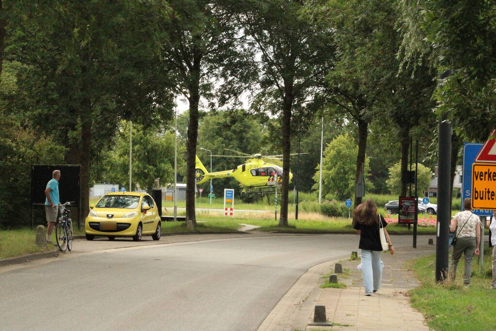 Fietsster geschept voorruit aan diggelen