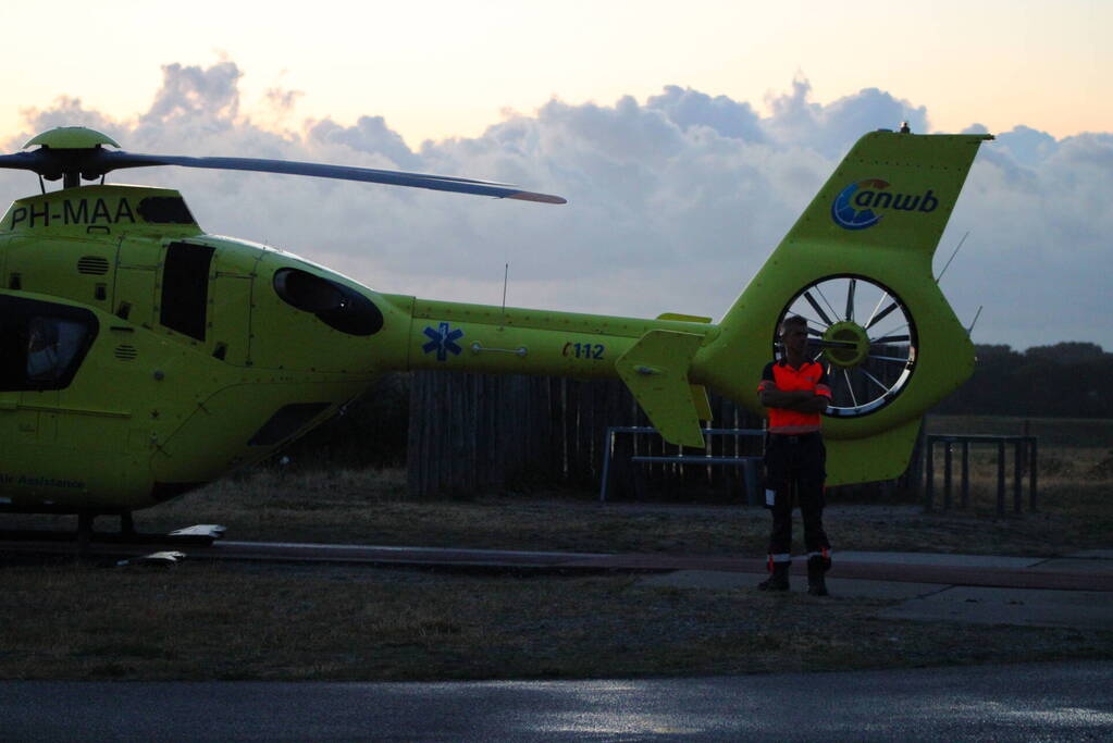 Grote zoekactie na melding voertuig te water bij Oosterscheldekering