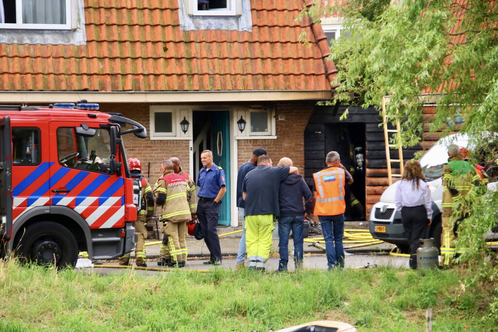 Gasfles ontploft bij brand in schuur