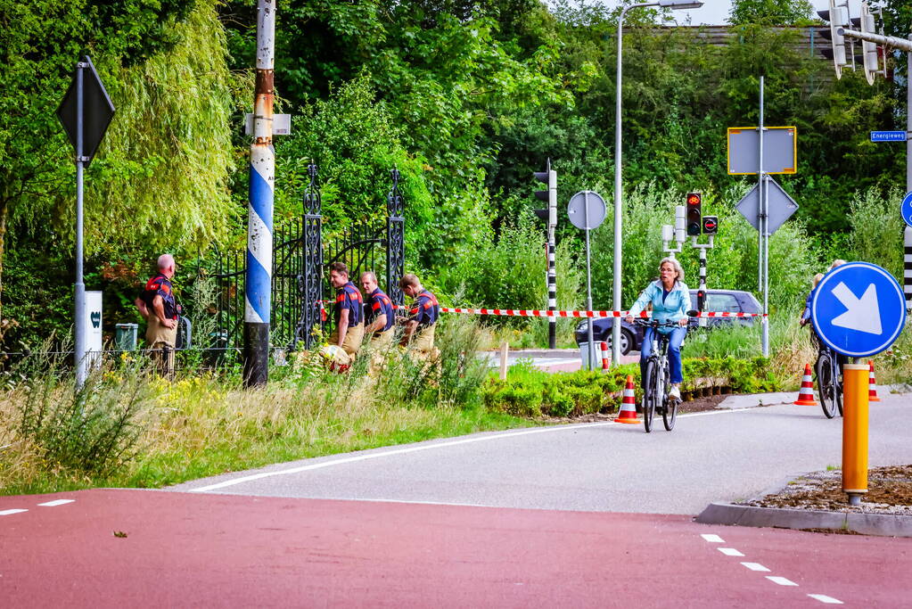 Houten paal door gasleiding geslagen