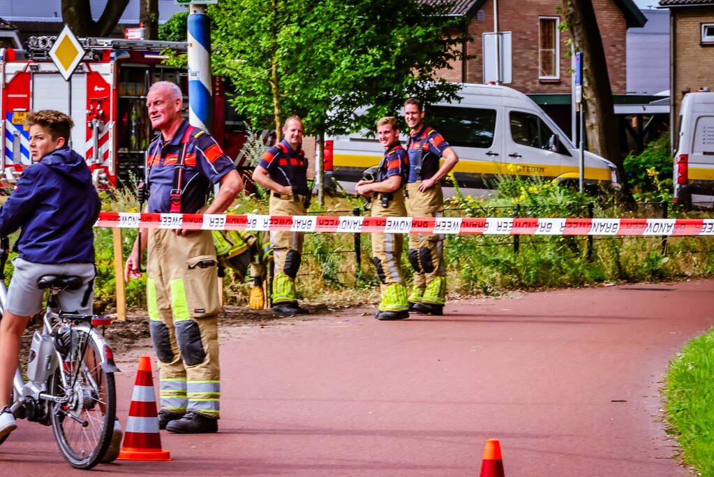 Houten paal door gasleiding geslagen