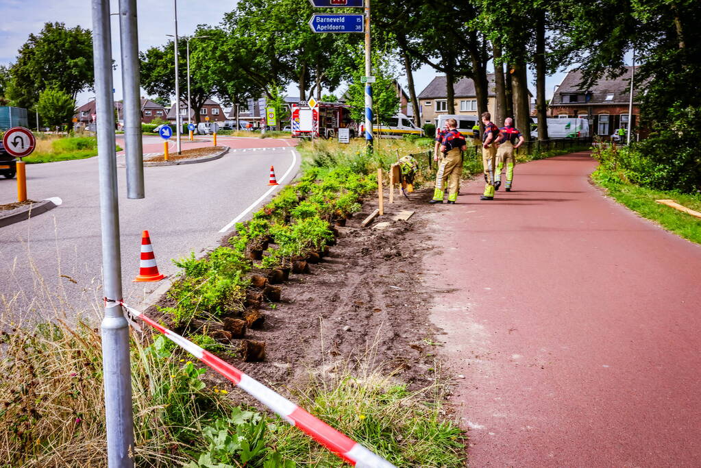 Houten paal door gasleiding geslagen