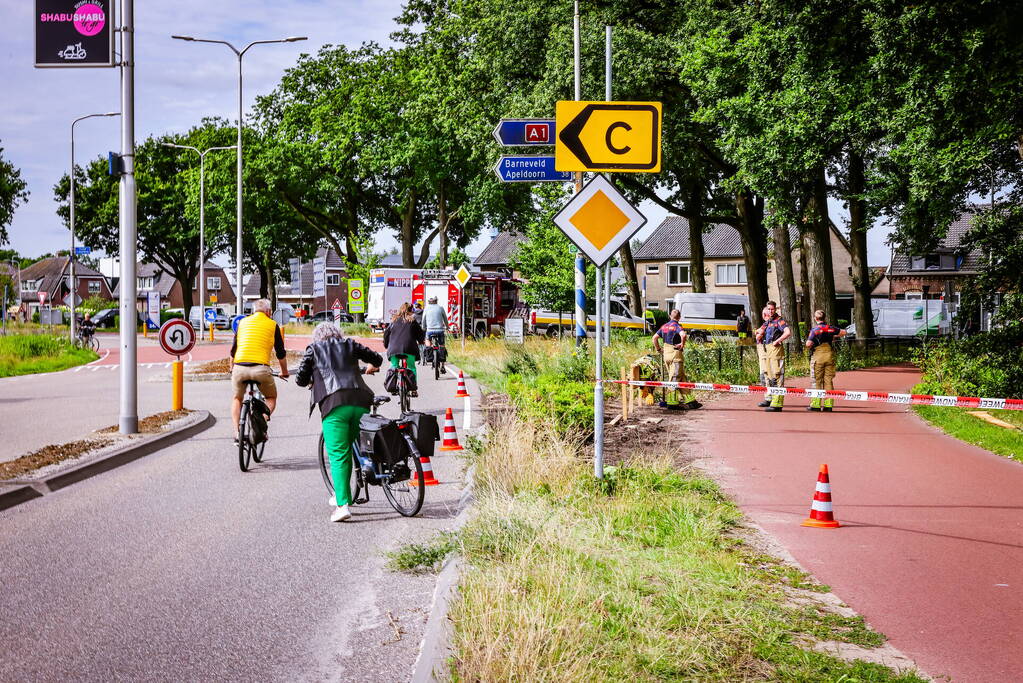 Houten paal door gasleiding geslagen