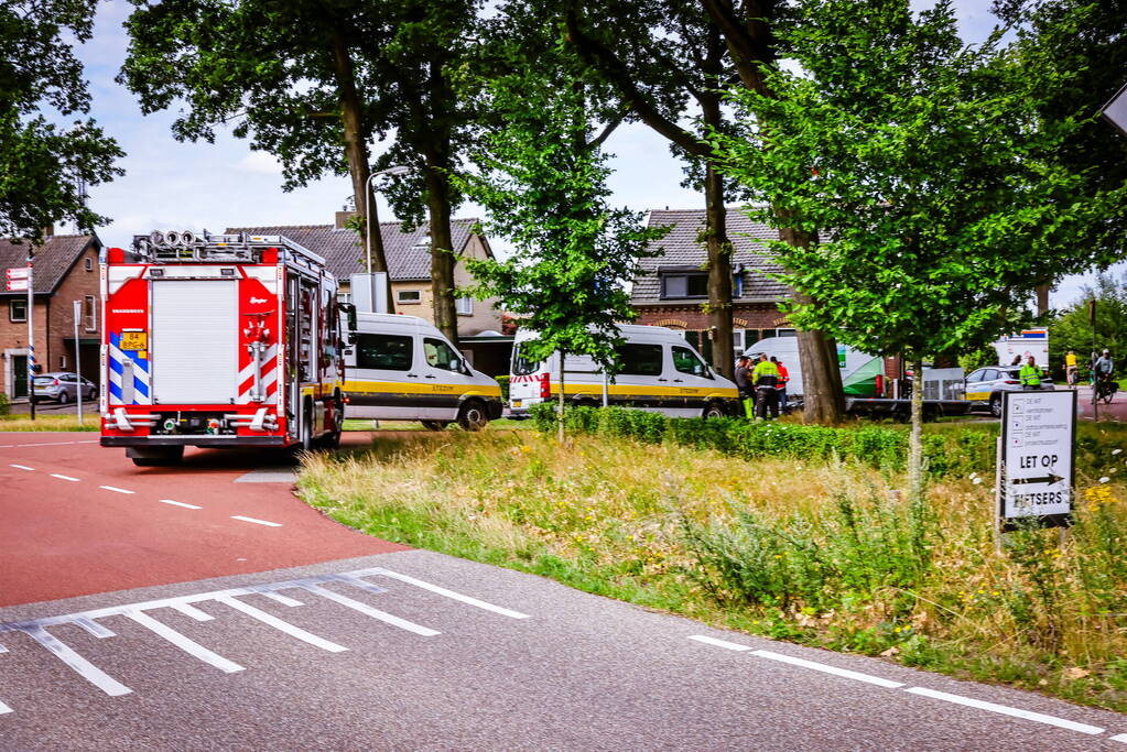 Houten paal door gasleiding geslagen