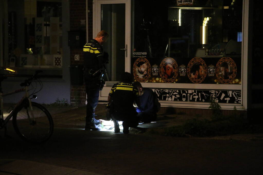 Twee gewonde na steekincident in woning, ook 20-jarige verdachte gewond