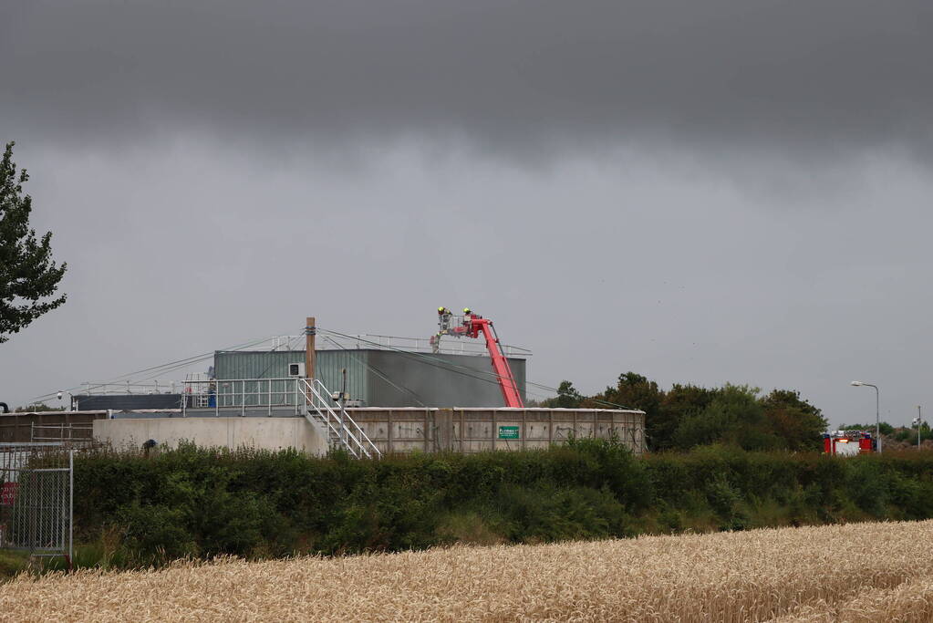 Grote brand op terrein van rioolwaterzuivering