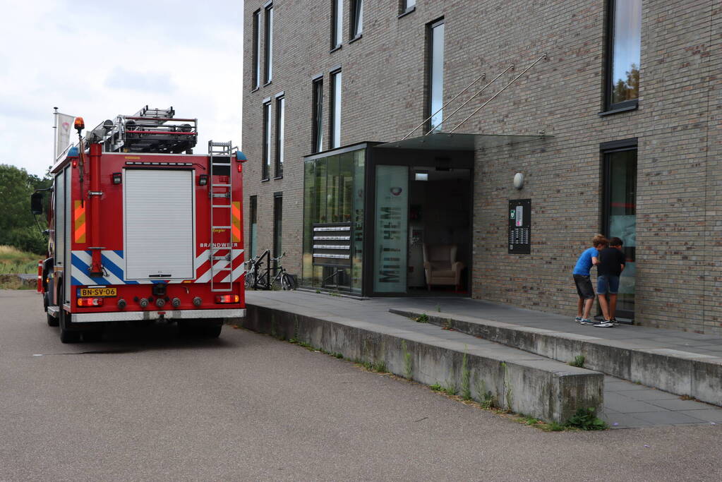 Brandweer controleert pand na brandalarm