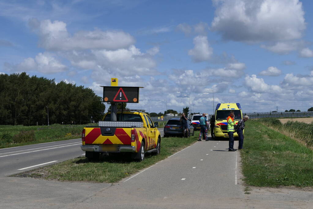 Brommobiel raakt van de weg belandt in sloot