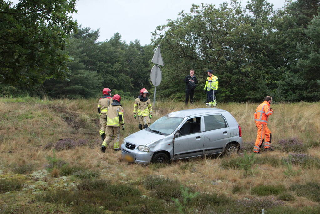 Auto slaat over de kop op toerit