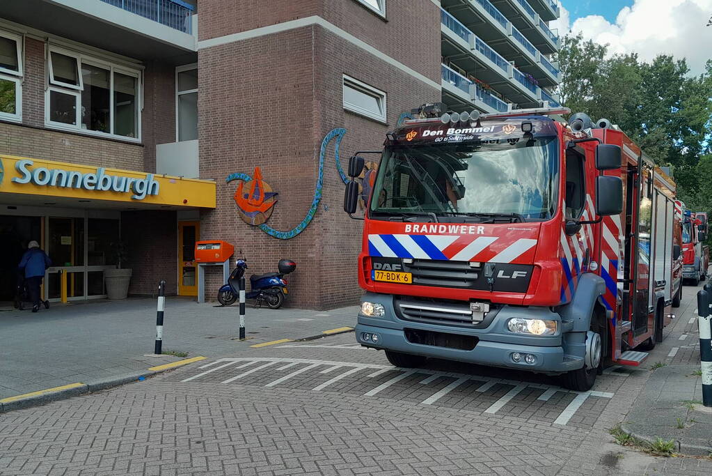 Verbrande poffertjes in magnetron zorgt voor rook