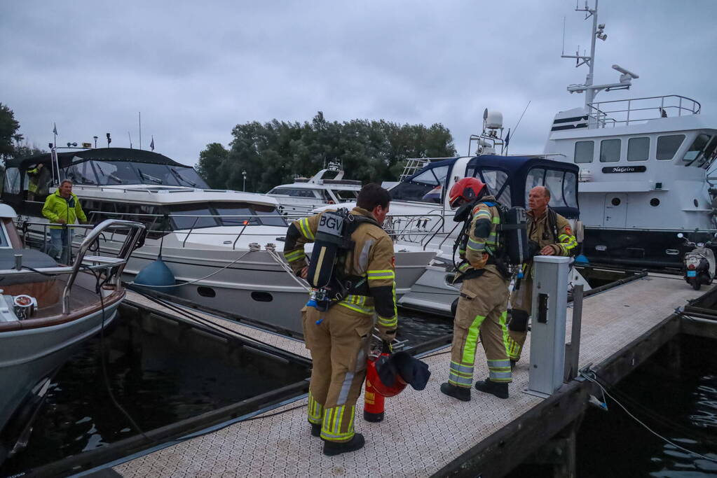 Brand op pleziervaartuig