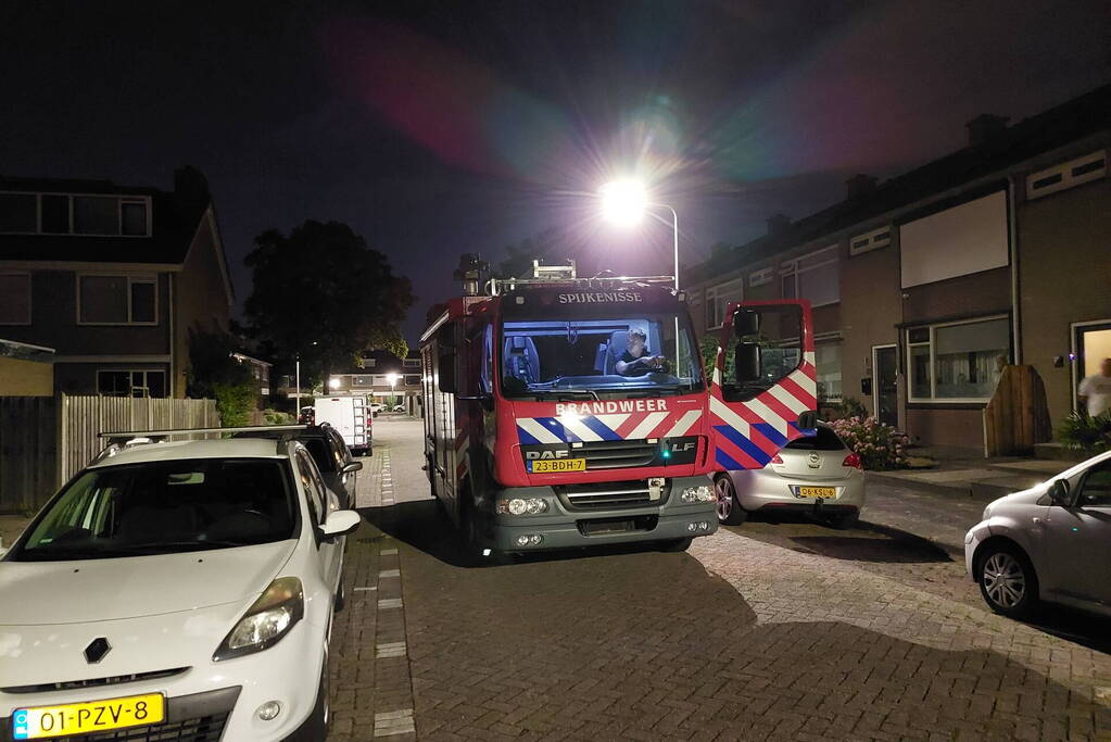 Persoon in brand door steekvlam