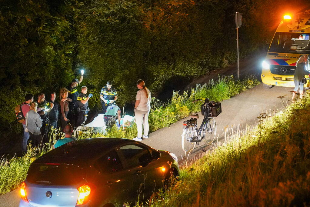 Fietsster raakt gewond na harde val