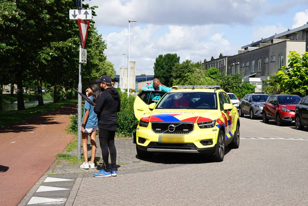 Scooterrijder gewond bij botsing met bestelbus