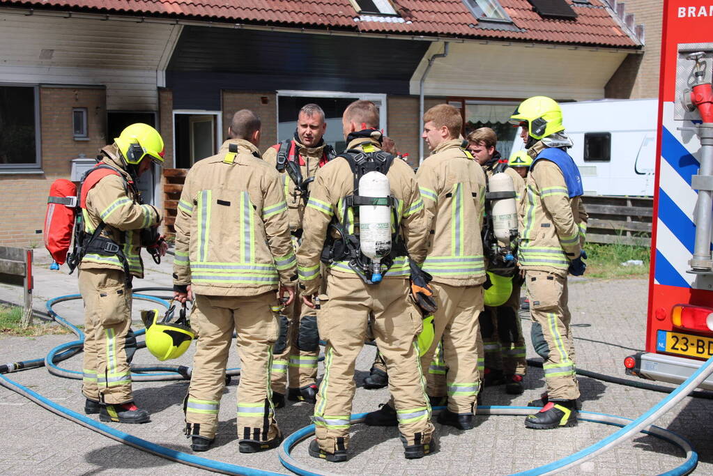 Woning flink beschadigd na brand, brandstichter aangehouden