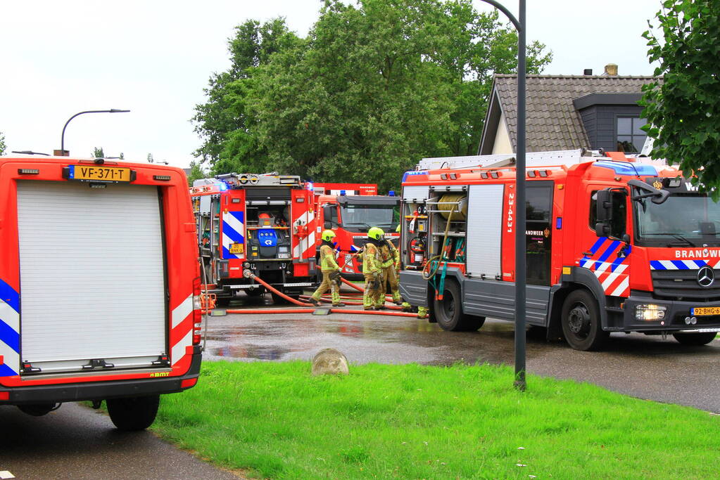 Uitslaande brand zorgt voor flinke rookontwikkeling