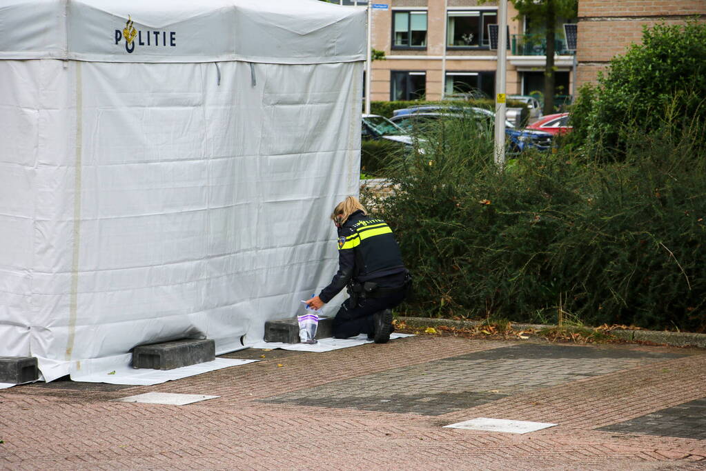 Overleden persoon aangetroffen in auto