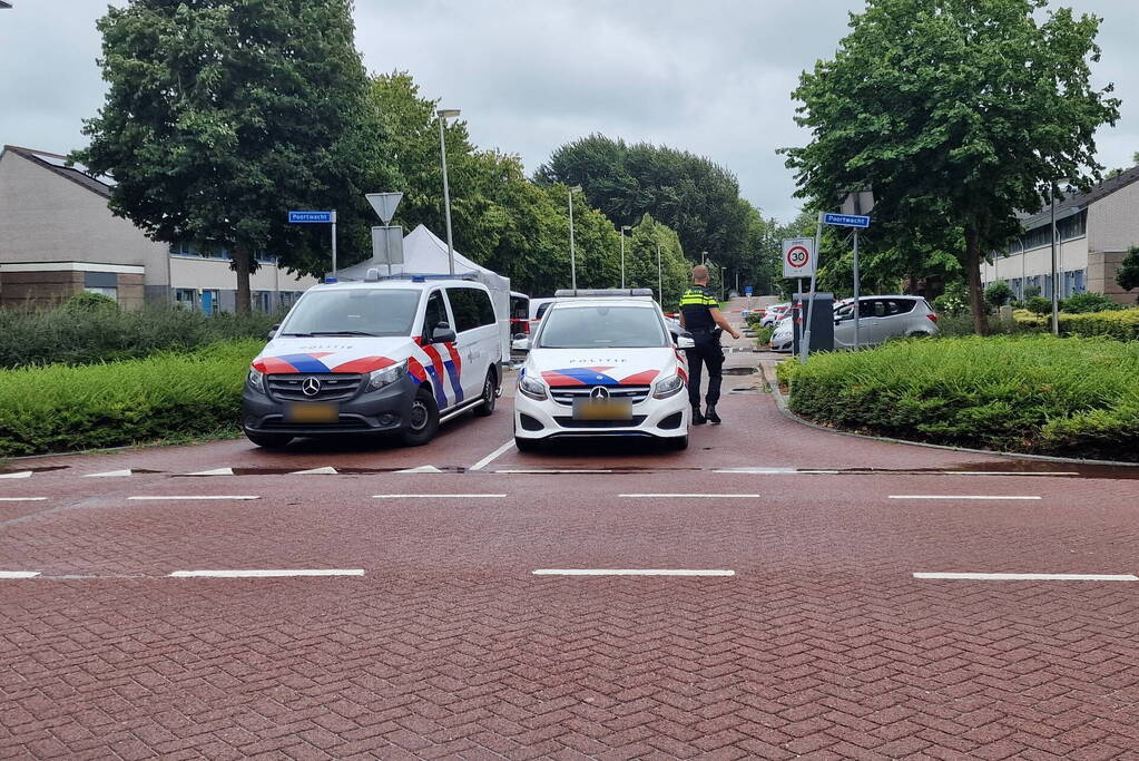 Overleden persoon aangetroffen in auto