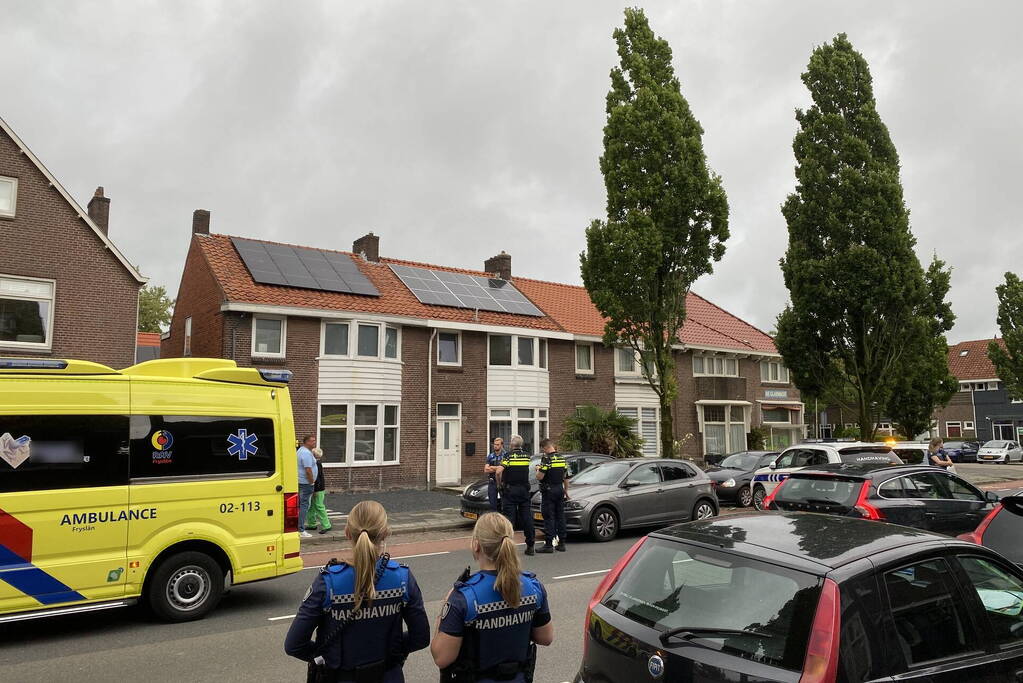 Voetganger gewond bij aanrijding, bestuurder slaat op de vlucht