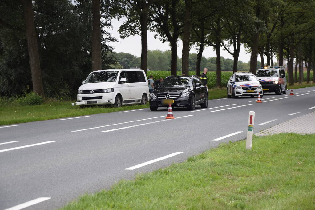 Drie voertuigen beschadigd bij kop-staartbotsing