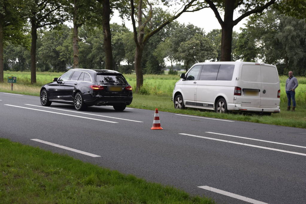 Drie voertuigen beschadigd bij kop-staartbotsing