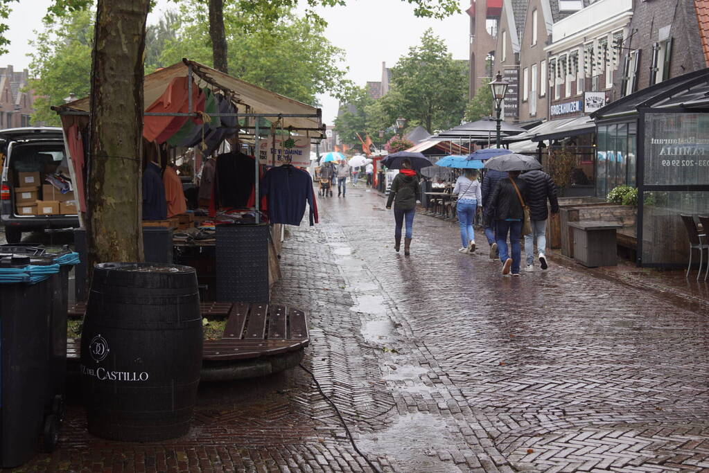 Spakenburgse dag getroffen door regenval