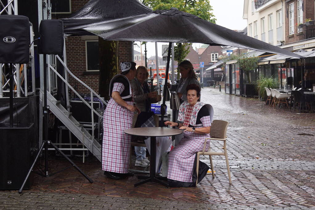 Spakenburgse dag getroffen door regenval