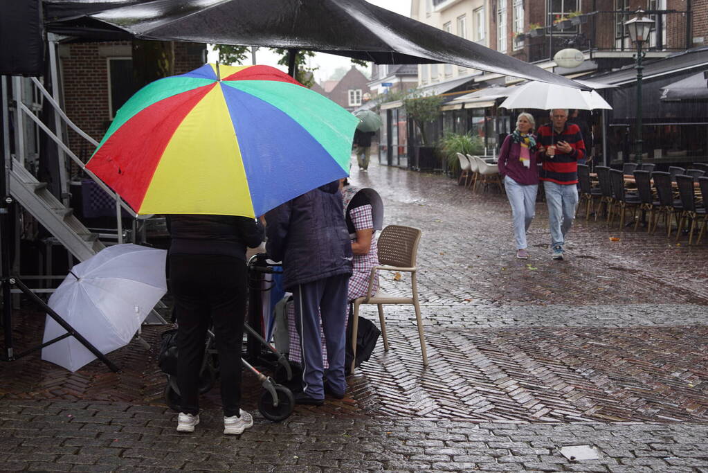 Spakenburgse dag getroffen door regenval