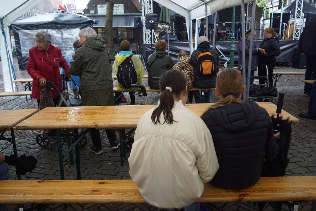 Spakenburgse dag getroffen door regenval