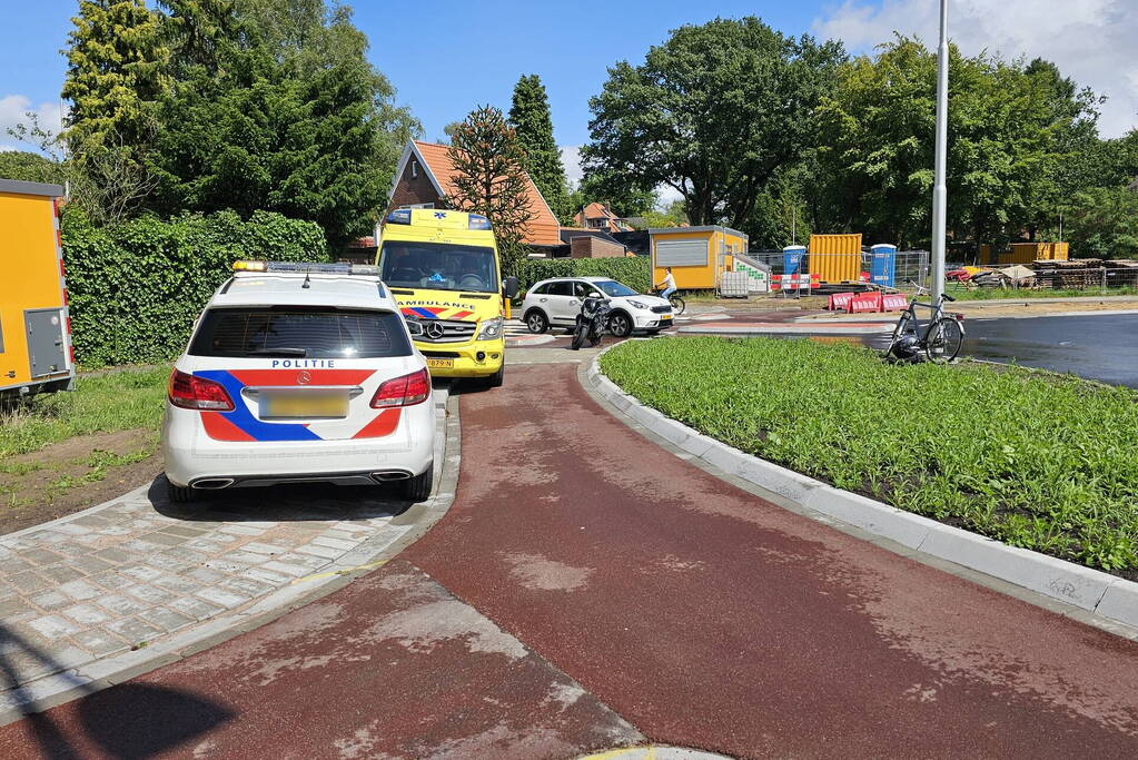 Ongeval op gloednieuwe rotonde